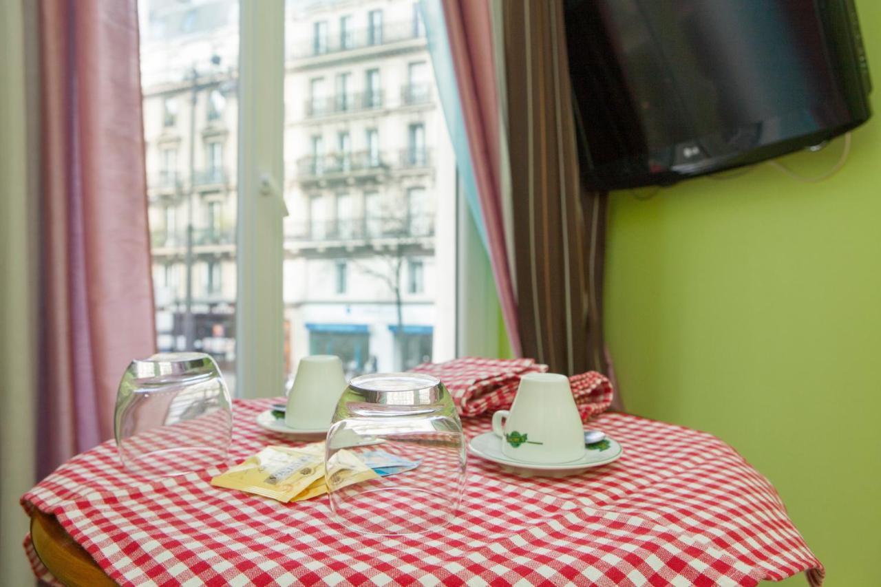 Bed and Breakfast Club246 Paris Saint Martin Екстер'єр фото