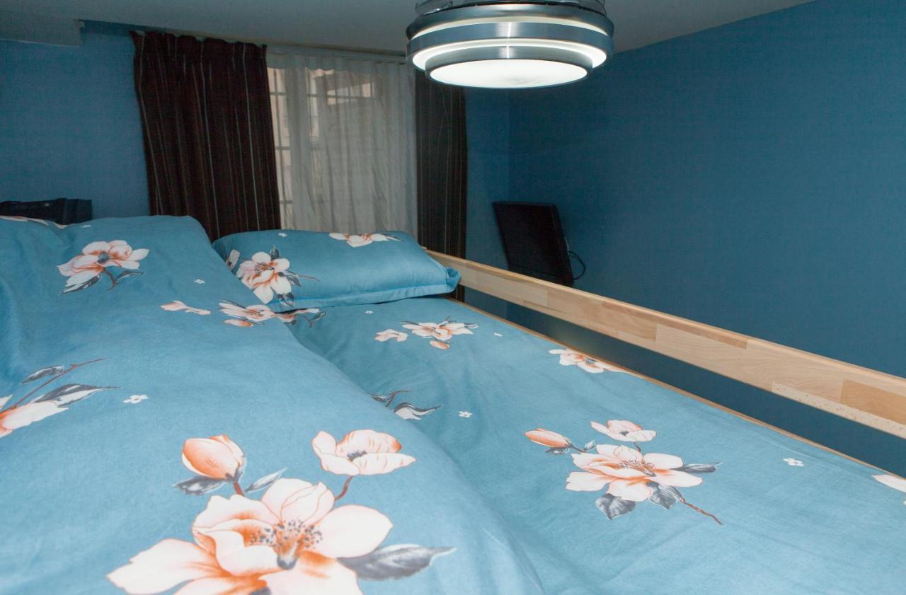 Bed and Breakfast Club246 Paris Saint Martin Екстер'єр фото